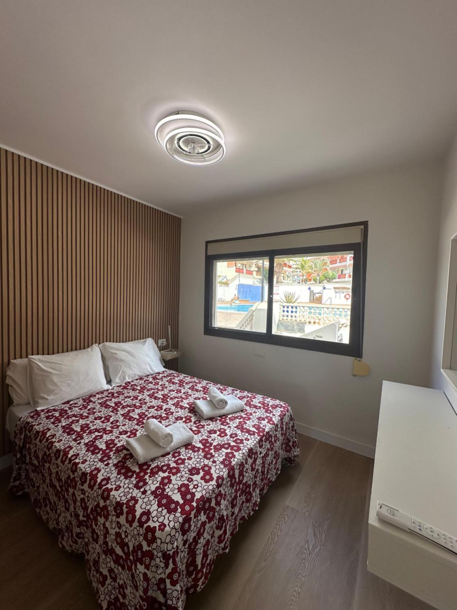 En Playa Las Vistas. Veramar. Free Parking, Pool! Los Cristianos  Extérieur photo